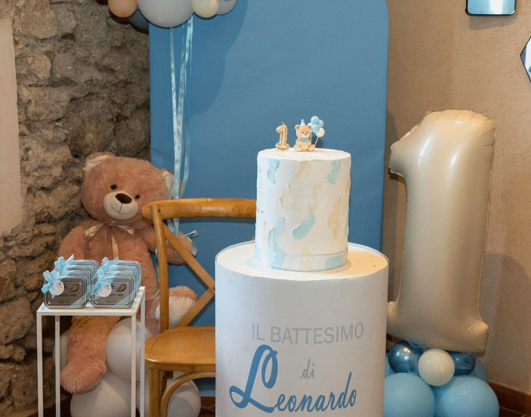 Torta e confettata per un battesimo fronte mare a Siracusa